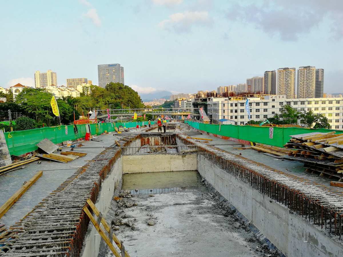 兄弟們,辛苦了!#市政工程 #施工現(xiàn)場實拍 - 抖音